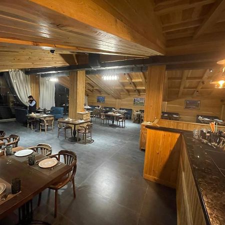 Le Chalet Mont And Restaurant Chorwoq Luaran gambar
