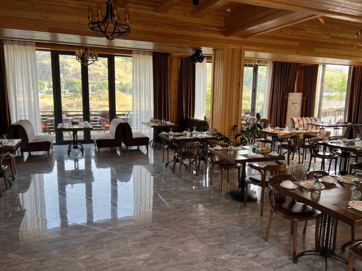 Le Chalet Mont And Restaurant Chorwoq Luaran gambar