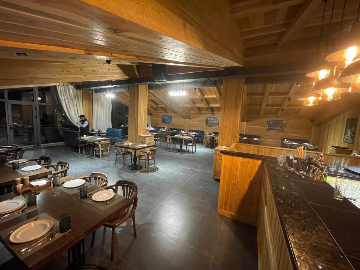 Le Chalet Mont And Restaurant Chorwoq Luaran gambar
